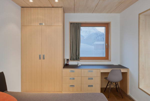 Schrank mit Pult
