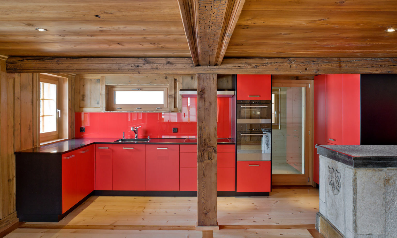 Haustüren Holzfenster aus dem Oberwallis