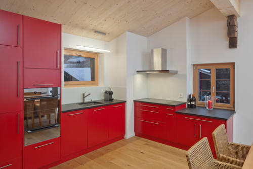 Umbau historisches Walliser Haus in Bellwald moderne Küche einbauen